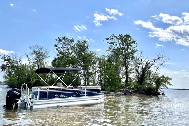 2022 Party Barge Pontoon Boat on Lake Norman - time to enjoy summer!