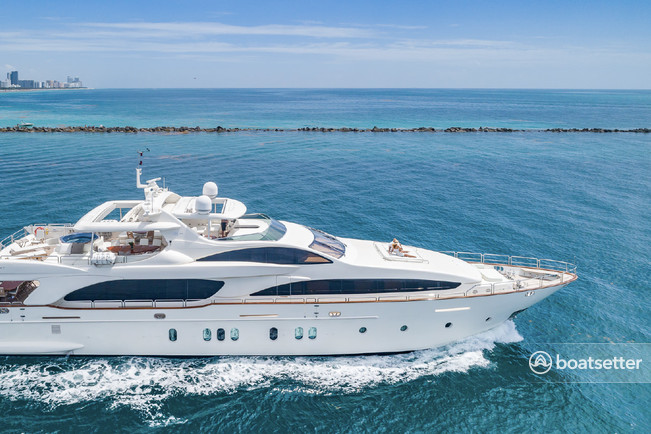 Rent a Azimut Yachts mega yacht in Miami Beach, FL near me