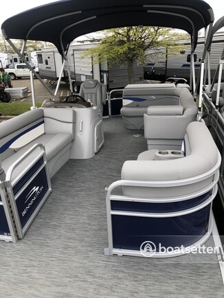 Rent a BENNINGTON MARINE pontoon in Dansville, NY near me