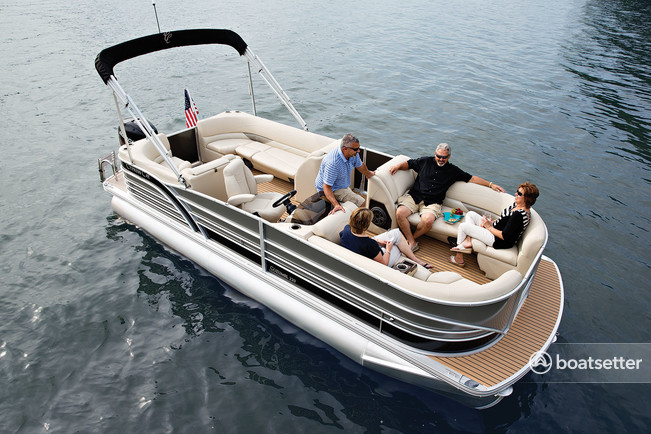 Rent a Cypress Cay pontoon in Pella, IA near me