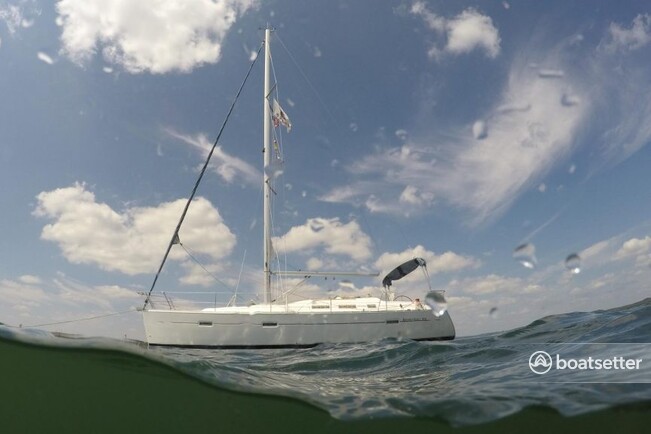 Rent a Beneteau USA sloop in Lakeway, TX near me