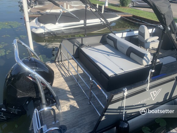 Rent a VIAGGIO BY MISTY HARBOR pontoon in Fox Lake, IL near me