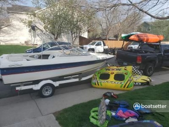 Rent a Bayliner bow rider in Denver, CO near me